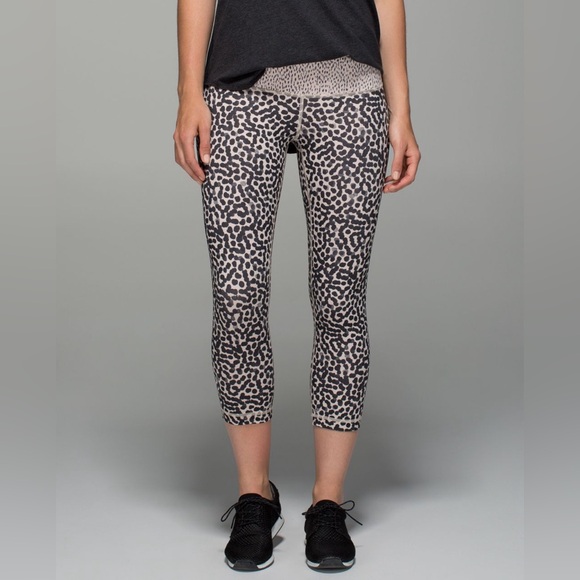 RARE Lululemon Wunder Under Crop II Full-On Luon (Roll Down) Yoga Run Workout - Picture 2 of 16